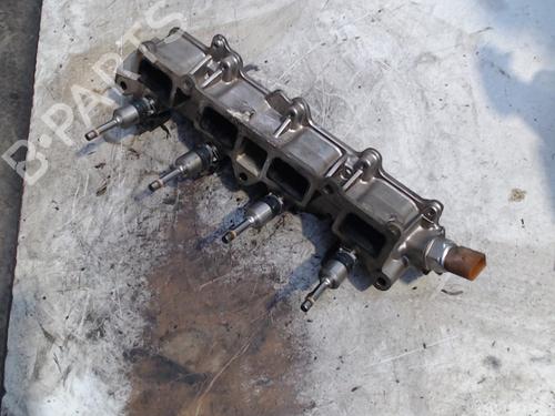 Used Injection rail Injection rail VW GOLF VI (5K1) 1.4 TSI (122 hp) 21936804 21936804