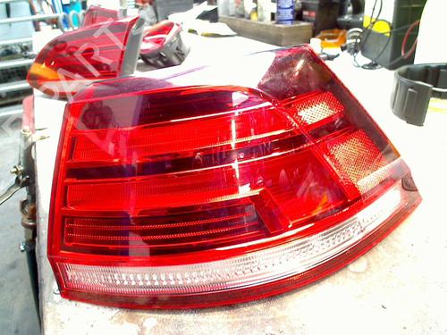 Feu arrière droit VW GOLF VII Variant (BA5, BV5) 2.0 GTD (184 hp) 31978508