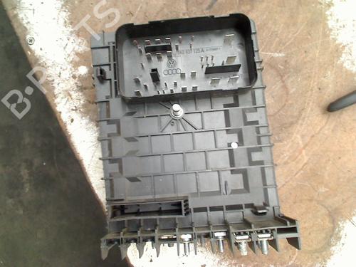 Used Fuse box VW GOLF PLUS V (5M1, 521) 1.6 FSI (115 hp) 33045060