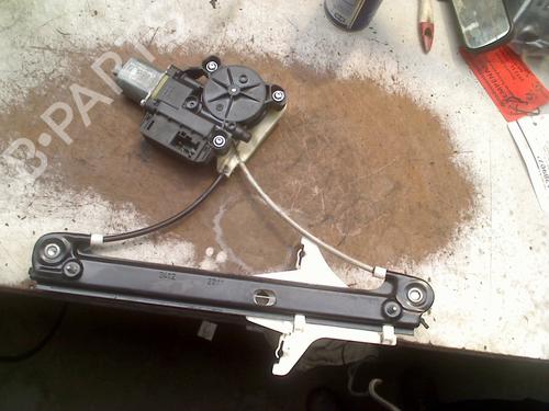 Rudehejsemekanisme venstre bagtil VW GOLF IV (1J1) 1.6 (102 hp) 31260038