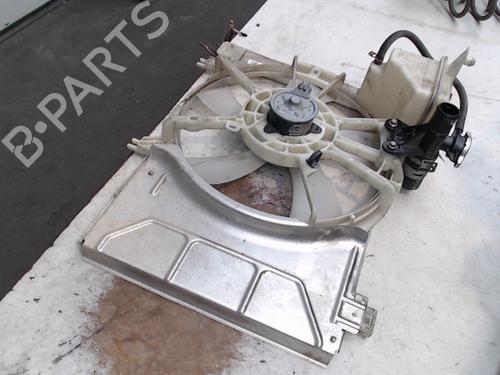 Used Radiator fan Radiator fan TOYOTA YARIS (_P13_) 1.0 (KSP130_, KSP130) (69 hp) 21941327 21941327