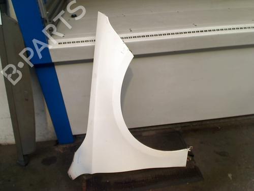 Używane Błotnik przedni prawy MERCEDES-BENZ A-CLASS (W177) A 200 (177.087) (163 hp) 31312275