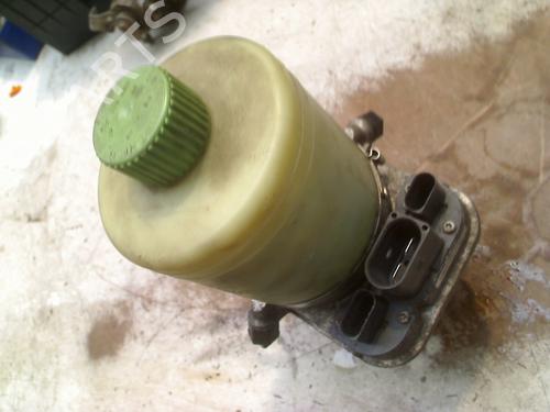 Bomba direccion VW POLO IV (9N_, 9A_) 1.4 16V (75 hp) 32773352