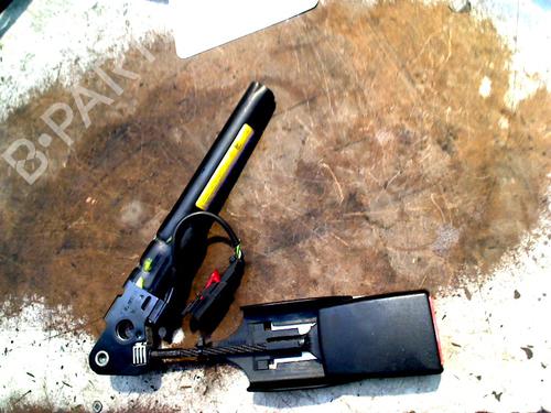 Engate do cinto RENAULT TWINGO II (CN0_) 1.2 16V (CN04, CN0B) (75 hp) 31066327