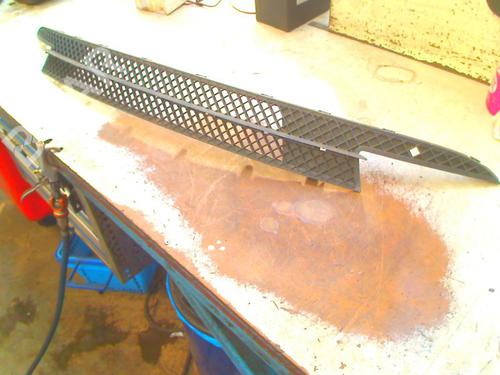 Used Grille Grille 37796033 37796033