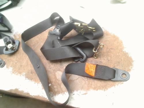 Sikkerhedssele foran venstre Sikkerhedssele foran venstre FORD FOCUS I (DAW, DBW) 2.0 16V (131 hp) 36263341 36263341