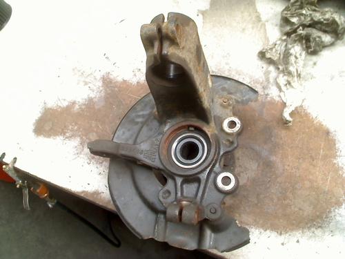 Used Left front steering knuckle Left front steering knuckle FORD FOCUS III Turnier 1.0 EcoBoost (100 hp) 33956369 33956369