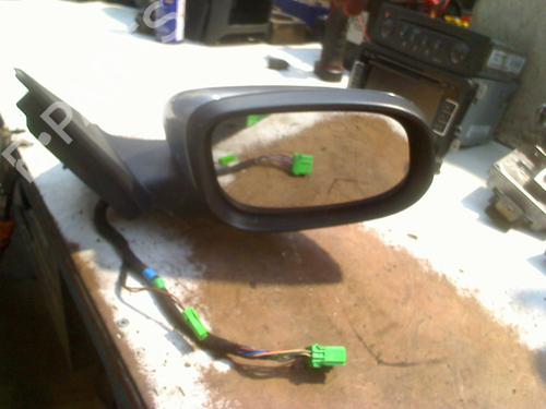 Used Right mirror Right mirror VOLVO C30 (533) D5 (163 hp) 32747352 32747352