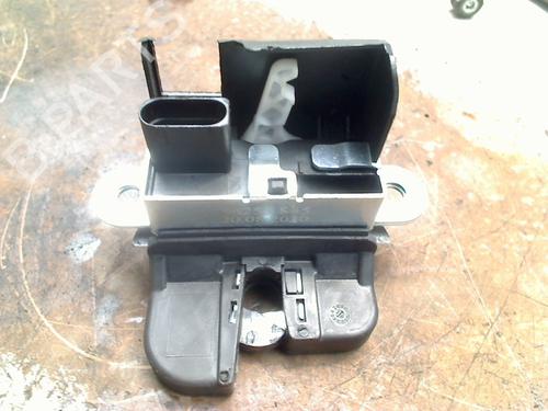 Used Tailgate lock VW POLO V (6R1, 6C1) 1.2 TDI (75 hp) 29568349