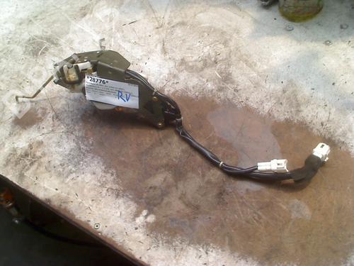 Vergrendeling rechts voor OPEL AGILA A (H00) 1.2 16V (F68) (75 hp) 31177087