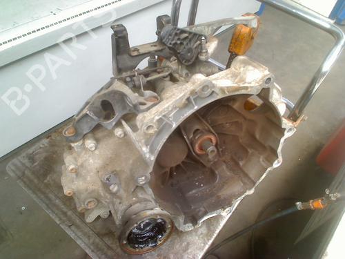 Getriebe für SKODA FABIA II (542) 1.2 (60 hp) 33029395