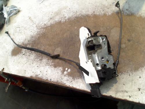 Cerradura puerta delantera derecha PEUGEOT 207 (WA_, WC_) 1.4 16V (95 hp) 31177205