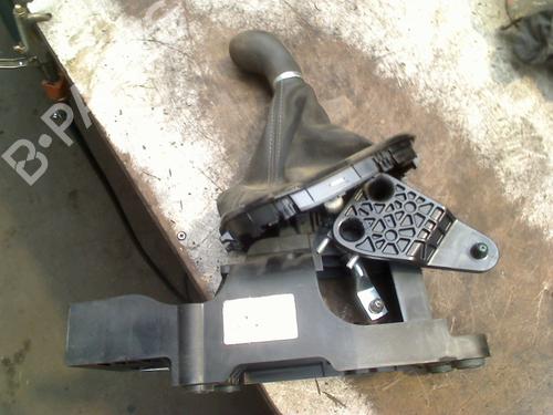 Used Shift knob OPEL KARL (C16) 1.0 (75 hp) 33045004