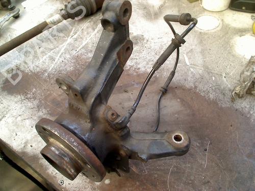 Used Left front steering knuckle Left front steering knuckle RENAULT CLIO IV (BH_) 0.9 TCe 90 (BHNF, BHMA, BHMH, BHJK, BHJR) (90 hp) 33270348 33270348