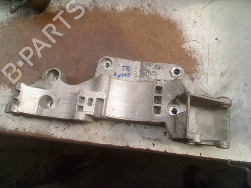 Motorophæng VW GOLF IV (1J1) 1.4 16V (75 hp) 31174828