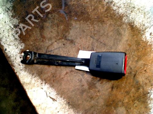 Used Seat buckle TOYOTA YARIS (_P1_) 1.0 (SCP10_, SCP10R) (68 hp) 31066349