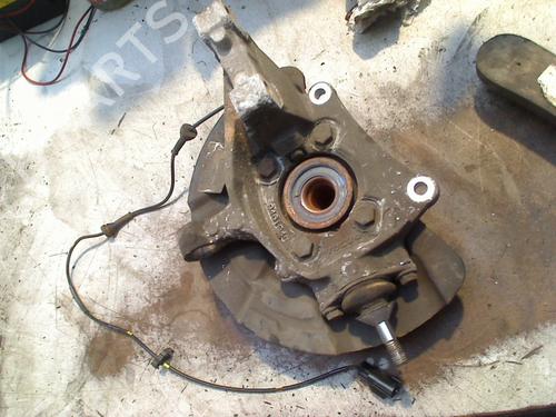 Used Left front steering knuckle VOLVO XC70 I Cross Country (295) D5 AWD (185 hp) 30544186