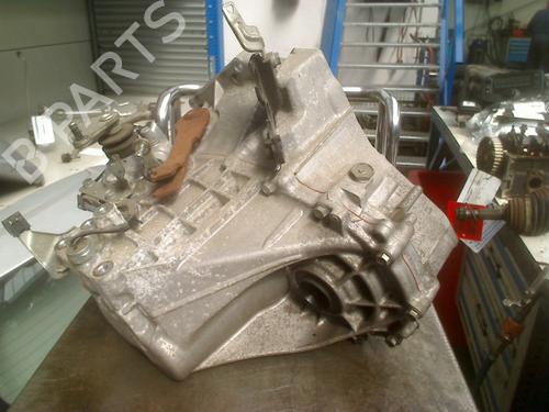 Gearkasse PEUGEOT 108 1.0 VTi (69 hp) 33029394
