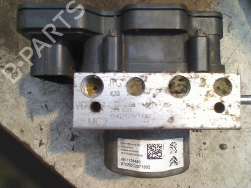 Used ABS pump PEUGEOT 308 II (LB_, LP_, LW_, LH_, L3_) 1.5 BlueHDi 130 (131 hp) 31952951