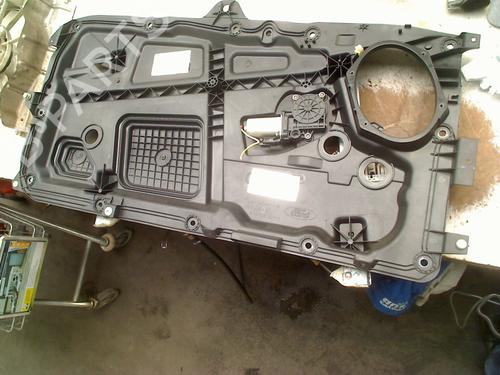 Lève-vitre avant gauche FORD FIESTA V (JH_, JD_) 1.3 (69 hp) 30320460