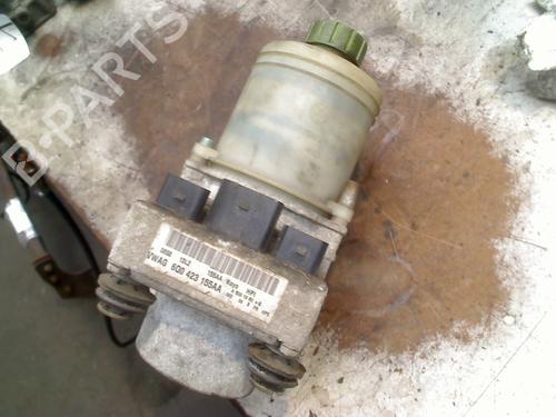 Bomba direccion VW POLO IV (9N_, 9A_) 1.4 16V (75 hp) 32773351