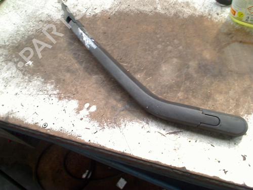 Używane Ramię wycieraczki tylnej szyby HYUNDAI i20 I (PB, PBT) 1.2 (78 hp) 31278644