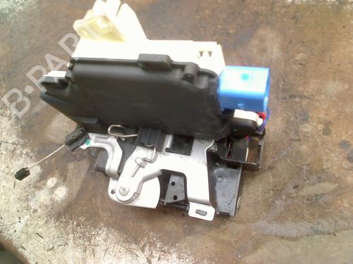 Used Rear right lock VW POLO IV (9N_, 9A_) 1.2 12V (64 hp) 31177073