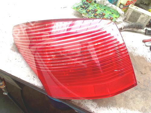 Venstre Baklys PEUGEOT 407 SW (6E_, 6D_) 2.0 (136 hp) 32215846