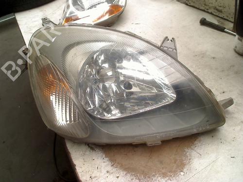 Used Right headlight Right headlight TOYOTA YARIS (_P1_) 1.0 (SCP10_, SCP10R) (68 hp) 33956323 33956323
