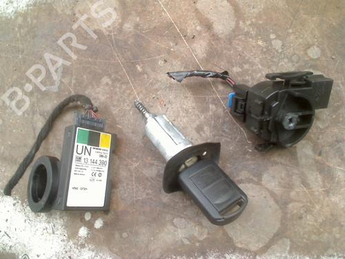 Used Ignition barrel Ignition barrel OPEL CORSA C (X01) 1.2 Twinport (F08, F68) (80 hp) 33829753 33829753