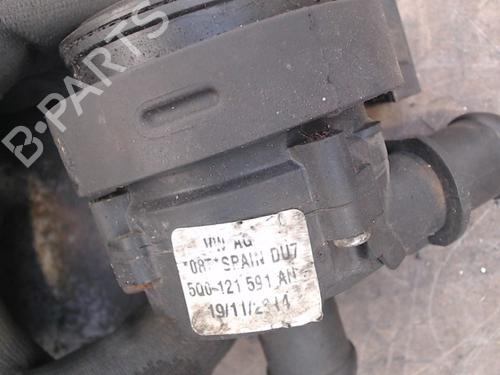 Pompe de circulation d'eau SEAT LEON ST (5F8) 1.6 TDI (90 hp) 33044978