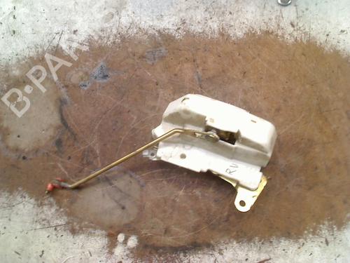 Vergrendeling rechts voor OPEL AGILA A (H00) 1.0 12V (F68) (58 hp) 31177144