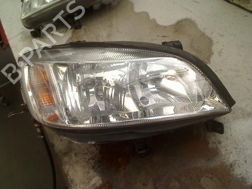 Used Right headlight OPEL ZAFIRA A MPV (T98) 2.2 16V (F75) (147 hp) 31128117