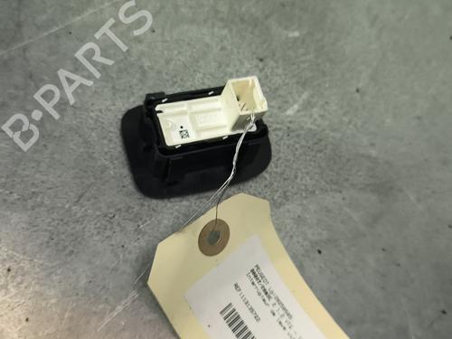Right rear window switch PEUGEOT 208 I (CA_, CC_) 1.2 VTI 82 | BP29732887I28