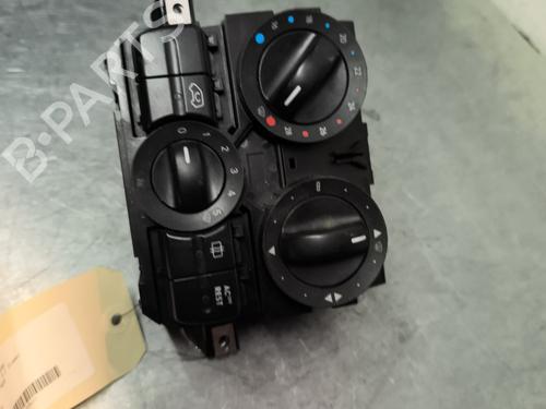 Used Climate control MERCEDES-BENZ VITO Bus (W639) 111 CDI (639.701, 639.703, 639.705) (116 hp) 32123091