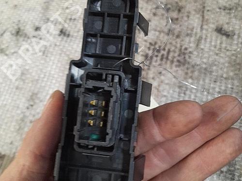 Used Right front window switch Right front window switch PEUGEOT 207 SW (WK_) 1.6 HDi (90 hp) 29513306 29513306