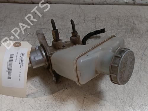 Used Brake master cylinder SUZUKI GRAND VITARA II (JT, TE, TD) 1.9 DDiS All-wheel Drive (JT419, TD44, JB419WD, JB419XD,... (129 hp) 26396709