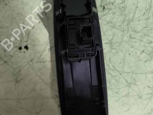 Used Right front window switch Right front window switch RENAULT MEGANE III Grandtour (KZ0/1) 1.5 dCi (KZ09, KZ0D, KZ1G, KZ29, KZ14, KZ1W, KZ10, KZ1F,... (110 hp) 24346563 24346563