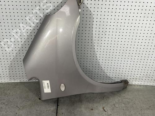 Used Right front fenders MERCEDES-BENZ A-CLASS (W168) A 140 (168.031, 168.131) (82 hp) 21697630