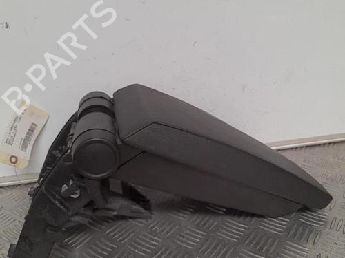Used Armrest / Center console Armrest / Center console BMW 1 (E81) 118 i (143 hp) 21699496 21699496