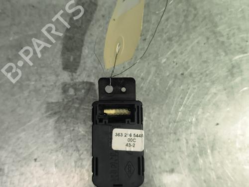 switch-renault-kadjar-ha_-hl_-2015-30110255 main image