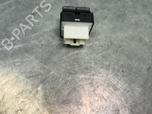 Used Left front window switch Left front window switch CITROËN C4 CACTUS 1.2 THP 110 (110 hp) 32123051 32123051