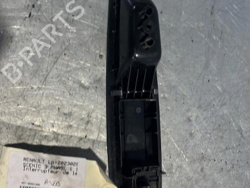 Used Right front window switch Right front window switch RENAULT SCÉNIC III (JZ0/1_) 1.5 dCi (110 hp) 21704878 21704878