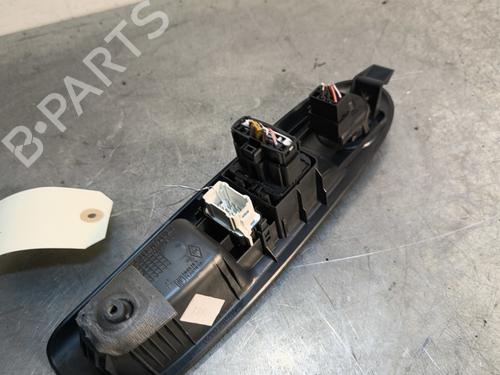 Used Left front window switch Left front window switch RENAULT CLIO II (BB_, CB_) 1.4 16V (B/CB0P, BB13) (98 hp) 29980134 29980134