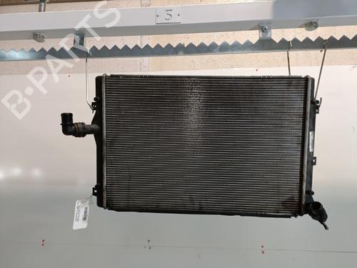 Used Water radiator Water radiator VW GOLF VI (5K1) 1.6 TDI (105 hp) 21717622 21717622