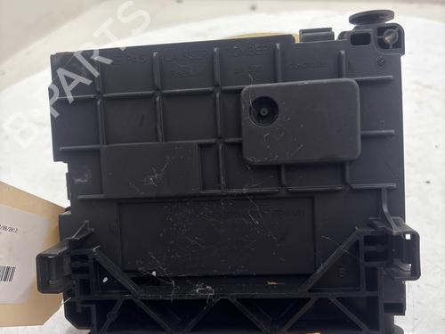 Used Fuse box Fuse box 39639387 39639387