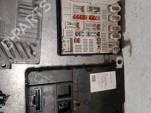 Used Electronic module Electronic module RENAULT MEGANE II Estate (KM0/1_) 1.5 dCi (KM16, KM1E) (106 hp) 27589928 27589928