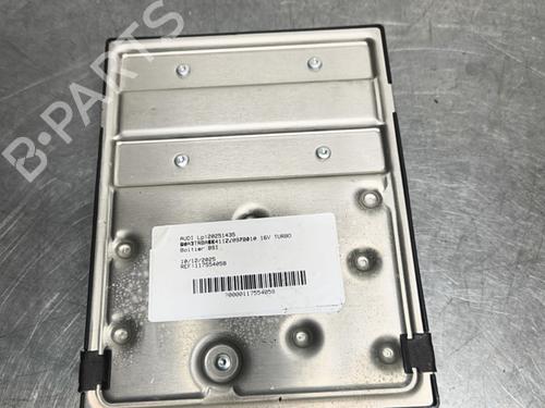 Used Fuse box Fuse box AUDI A4 B8 (8K2) 2.0 TDI quattro (170 hp) 32993927 32993927