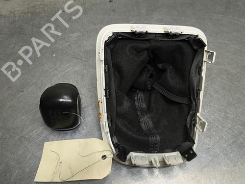 Used Shift knob Shift knob CITROËN C3 III (SX) 1.2 THP 110 (SXHNPS, SXHNZT, SXHNZ6) (110 hp) 31041657 31041657
