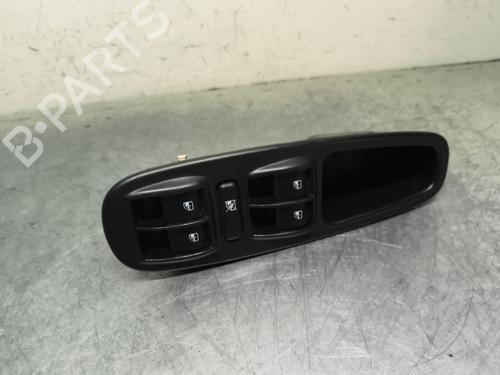 Used Left front window switch FIAT 500L (351_, 352_) 1.6 D Multijet (199LYD1B) (105 hp) 31815768
